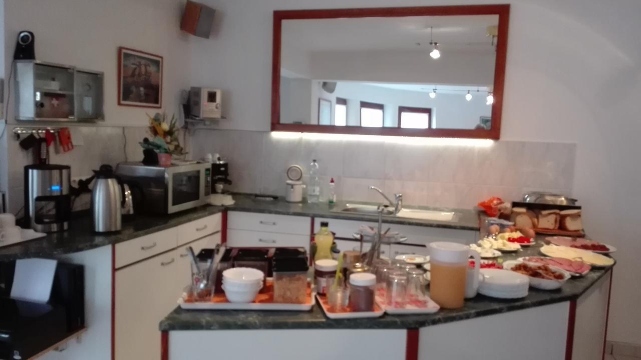 Ria Panzio Bed & Breakfast Esztergom Eksteriør bilde
