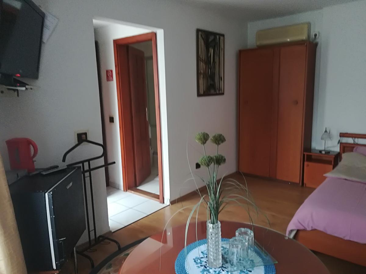 Ria Panzio Bed & Breakfast Esztergom Eksteriør bilde