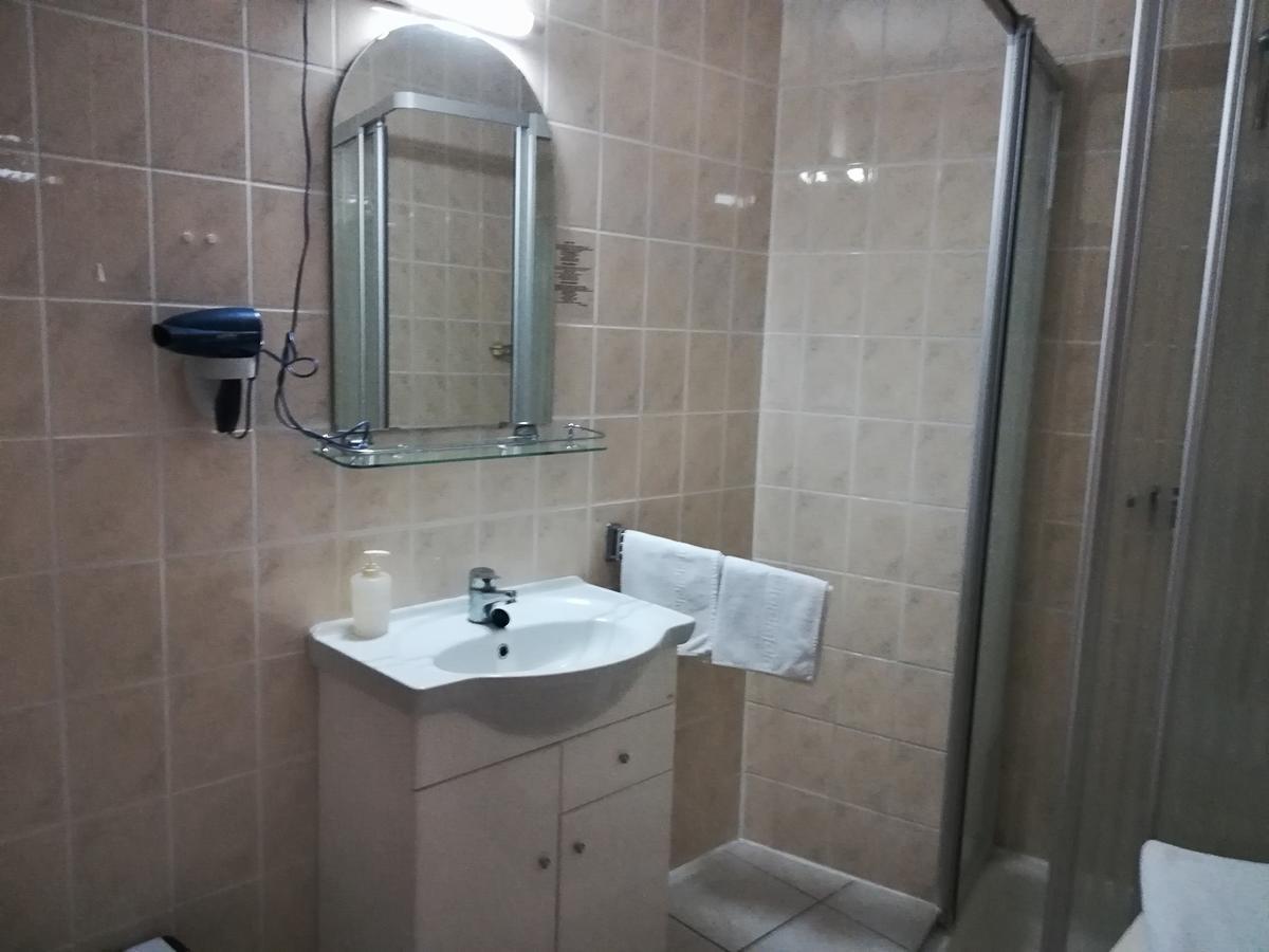 Ria Panzio Bed & Breakfast Esztergom Eksteriør bilde